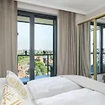 Dazzling In With Parking, 3 Bedrooms And 2 Bathrooms By Renters Prestige