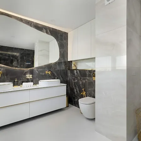 アパート Dazzling In With Parking, 3 Bedrooms And 2 Bathrooms By Renters Prestige