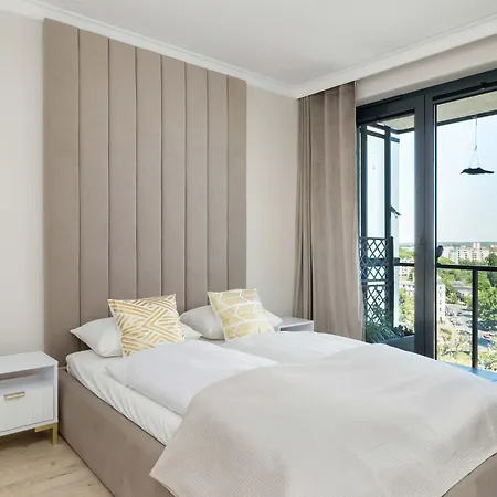 アパート Dazzling In With Parking, 3 Bedrooms And 2 Bathrooms By Renters Prestige シュチェチン