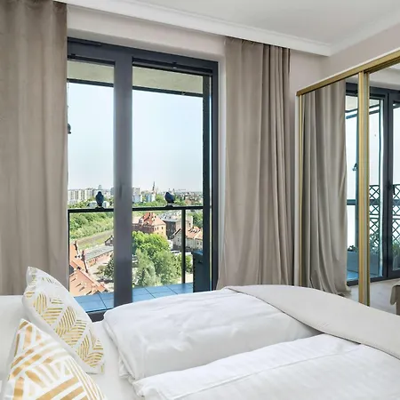 Dazzling In With Parking, 3 Bedrooms And 2 Bathrooms By Renters Prestige