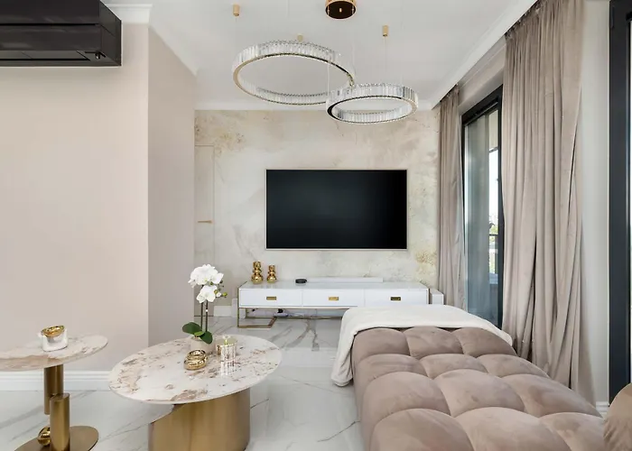 アパート Dazzling In With Parking, 3 Bedrooms And 2 Bathrooms By Renters Prestige