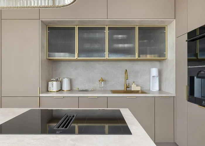 アパート Dazzling In With Parking, 3 Bedrooms And 2 Bathrooms By Renters Prestige *