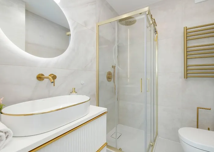 アパート Dazzling In With Parking, 3 Bedrooms And 2 Bathrooms By Renters Prestige シュチェチン