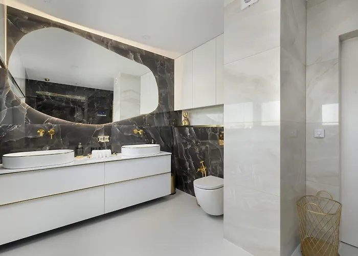 アパート Dazzling In With Parking, 3 Bedrooms And 2 Bathrooms By Renters Prestige